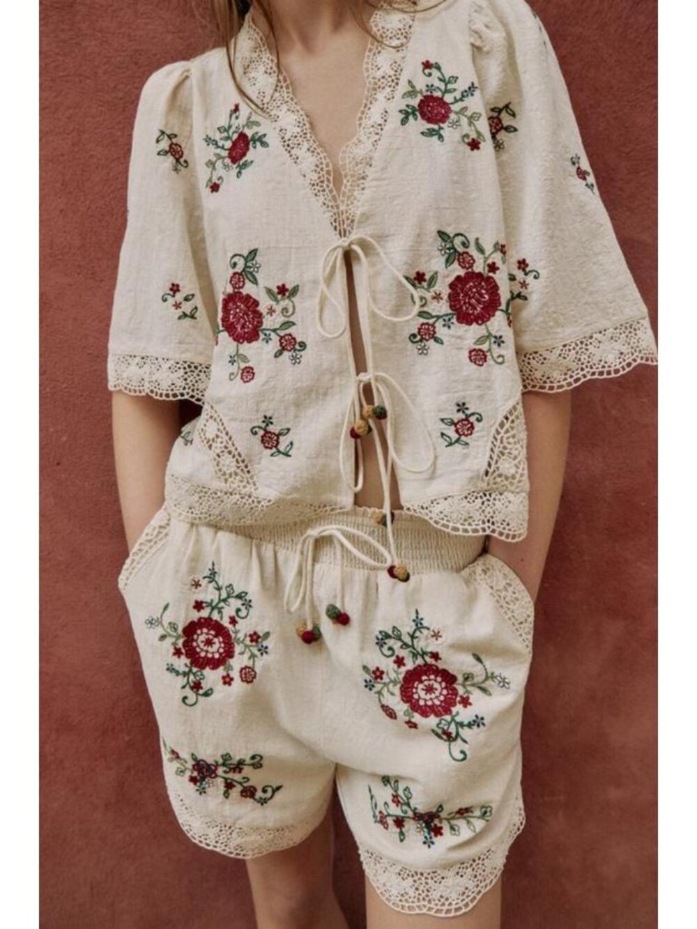 ZARA EMBROIDERED FLORAL TOP - Picture 4 of 9